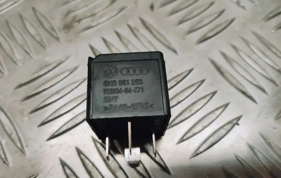 Audi Q7 4L Other relay 8K0951253