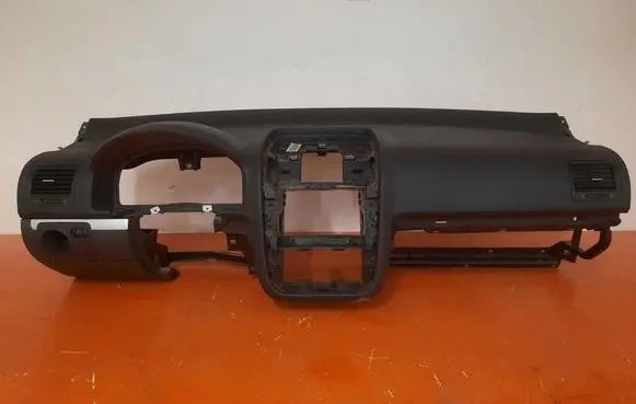 Volkswagen Golf V Dashboard 1K1858295
