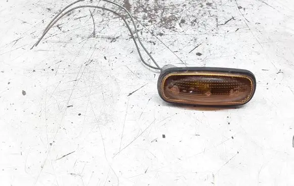 Land Rover Freelander Front fender indicator light