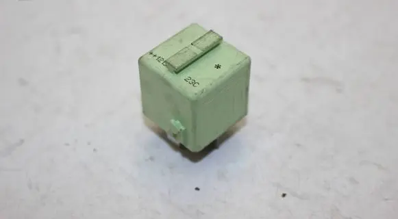 BMW 5 E60 E61 Other relay 8373700 6136 70001