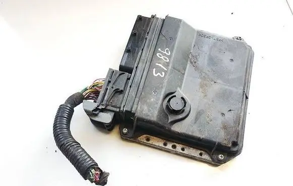 Toyota Avensis T270 Engine control unit/module 8966105e41