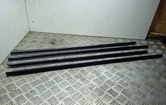 BMW 4 F36 Gran coupe Front door glass trim molding