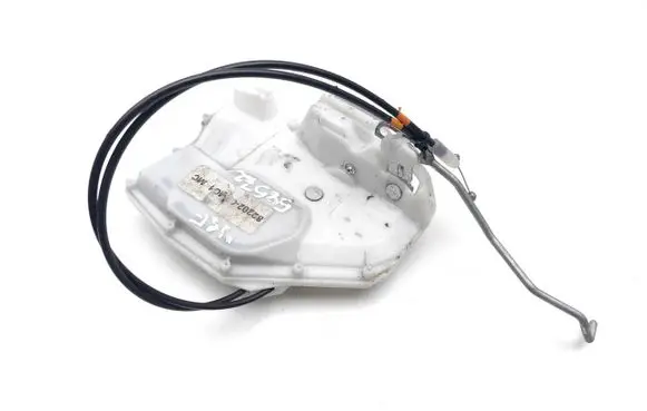 Suzuki SX4 S-Cross Front door lock 82202-61MC1