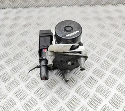 Mercedes-Benz C W204 ABS Pump A1724313812 A1729014100