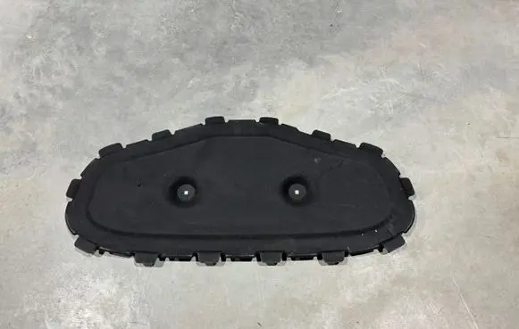 Engine bonnet/hood sound/heat insulation