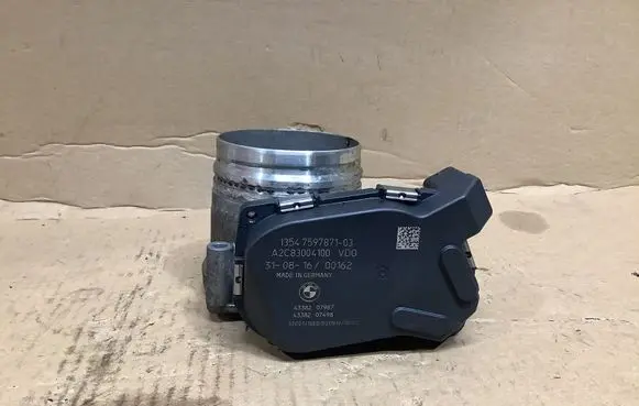 BMW M4 F82 F83 Throttle valve 7597871 A2c83004100