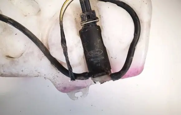 Ford Fiesta Windscreen/windshield washer pump 93bb17k624ba