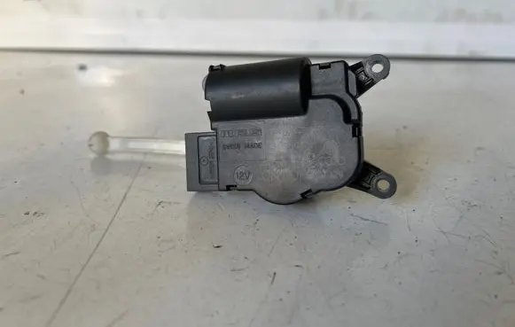 Volkswagen Transporter - Caravelle T5 Air flap motor/actuator 52410492R04 3093693 070909D