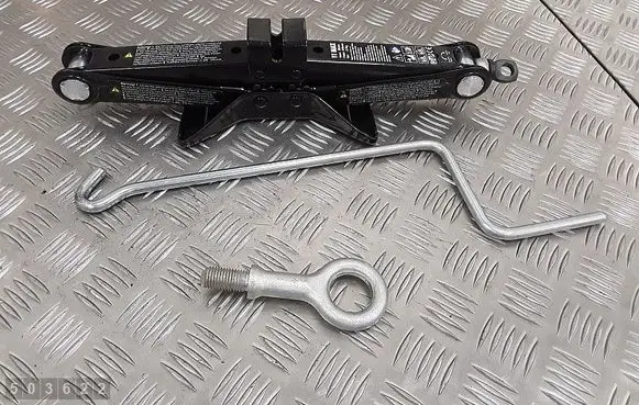 Volvo V50 Tool set 
