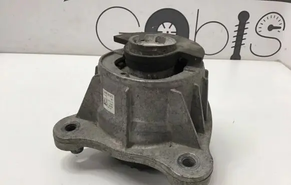 Mercedes-Benz Vito Viano W447 Engine mount bracket A4472410213