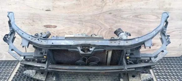 Hyundai i30 Radiator support slam panel