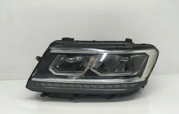 Volkswagen Tiguan Headlight/headlamp 5NB941035D