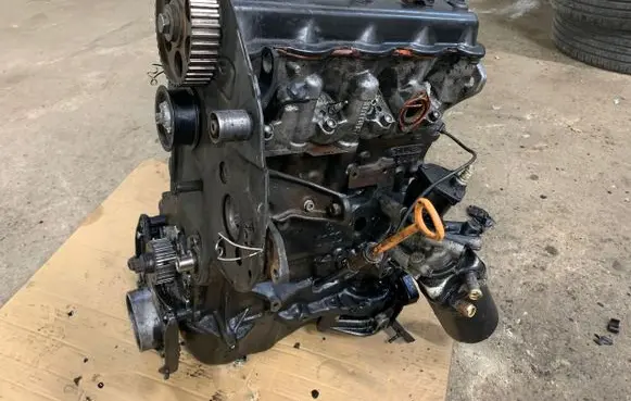 Volkswagen PASSAT B5 Engine 028103021bl