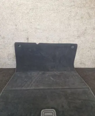 Trunk/boot floor carpet liner