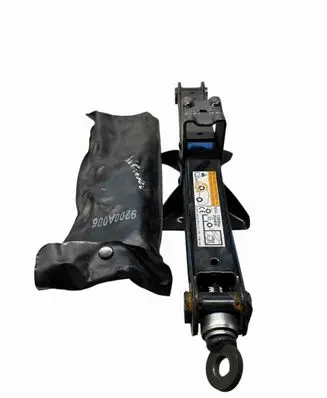 Mitsubishi Outlander Tool set 9200A006