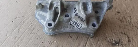 Peugeot Expert Engine mounting bracket 9810967480