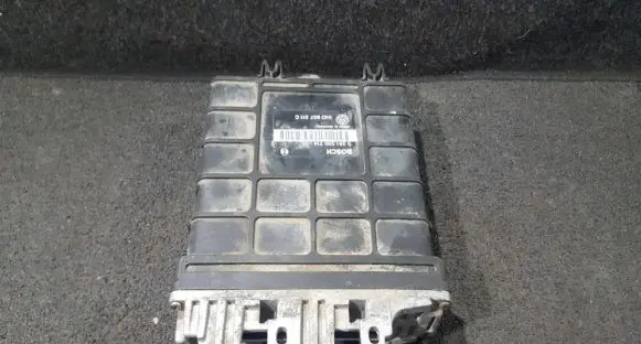 Volkswagen Golf III Engine control unit/module 0261200714 1HO907311C