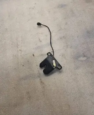 Audi A8 S8 D2 4D Loading door lock 