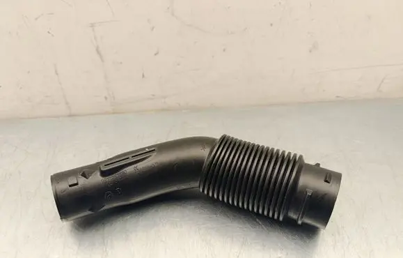 Peugeot 3008 III Air intake duct part 93083002