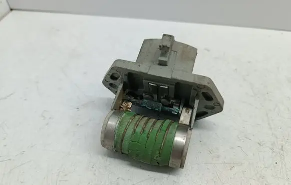 Ford Fiesta Coolant fan relay 98FB9A819AA C9G4A 8390111
