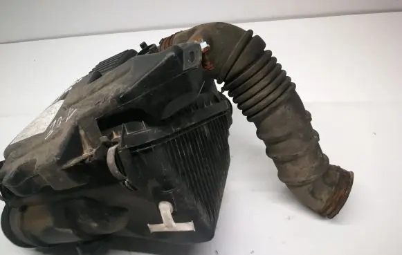 Toyota Land Cruiser (J120) Air filter box