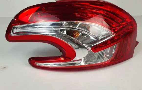 Peugeot 208 Rear/tail lights 9672628280
