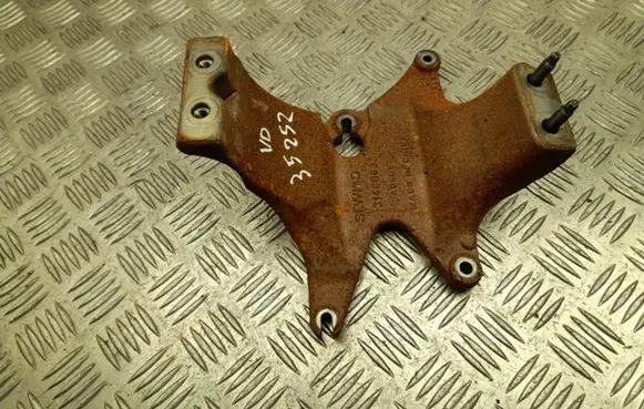 Volvo XC60 Engine mounting bracket 31480833
