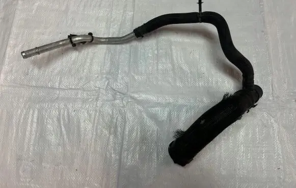 Jeep Wrangler Engine coolant pipe/hose 68282502AA