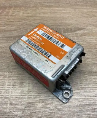 Mercedes-Benz E W124 Airbag control unit/module 0008207226 0285001078
