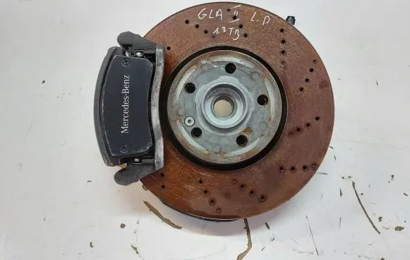 Mercedes-Benz GLA H247 Front wheel hub