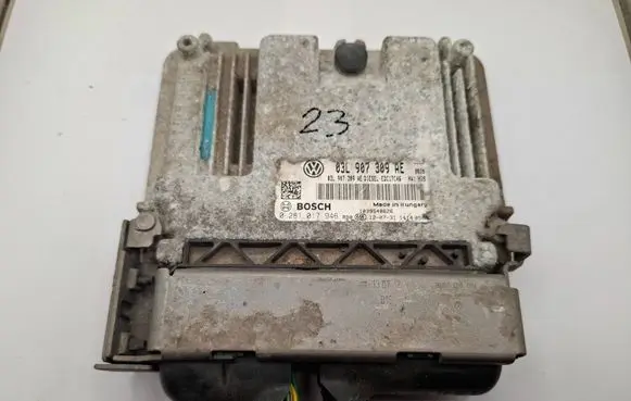 Volkswagen PASSAT B7 Engine control unit/module 03L907309AE 0281017946