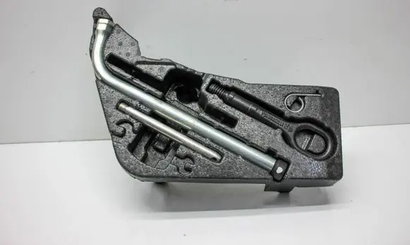Audi Q7 4L Tool set 4L0012113E