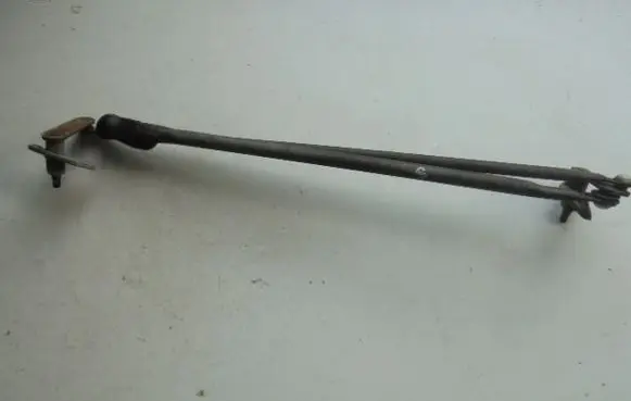 Mitsubishi Sigma Front wiper linkage 