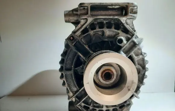 Opel Zafira A Generator/alternator 0986044010