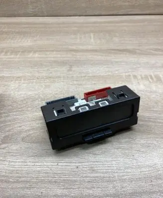 Renault Megane II Screen/display/small screen 8200028364A