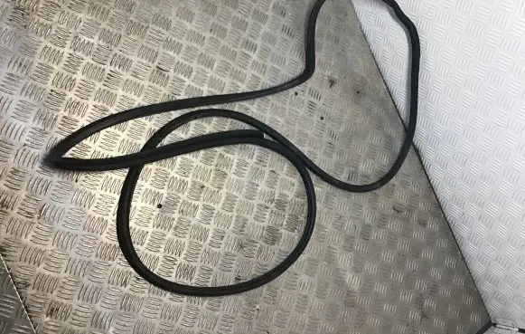 Rubber seal rear door