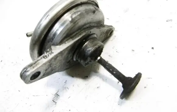 Opel Vectra B EGR valve 