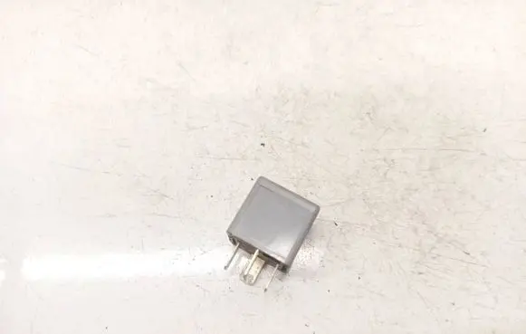 Audi A6 S6 C5 4B Other relay 8D0951253A