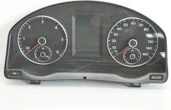 Volkswagen Golf Plus Speedometer (instrument cluster) 5M0920972A