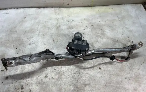 Mercedes-Benz E W211 Front wiper linkage and motor 2118200142 A2115403107 A2118200442