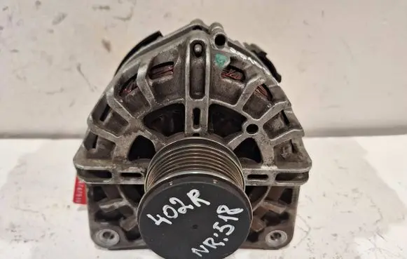 Renault Clio V Generator/alternator 231004402R
