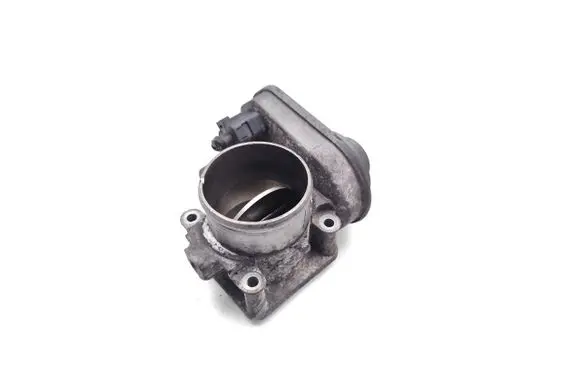 Chrysler Voyager Electric throttle body valve 39002017F B073190594