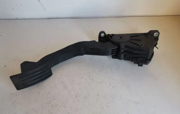 Ford Focus Accelerator throttle pedal 4M519F836BH