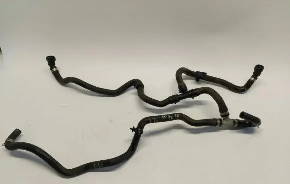Volvo XC40 Engine coolant pipe/hose 32268390