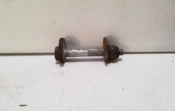 Volkswagen Golf V Rear suspension camber bolt 
