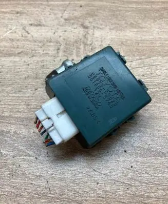 Lexus IS 200-300 Door control unit/module 8597053020 0515003740