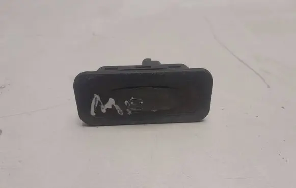Tailgate opening switch