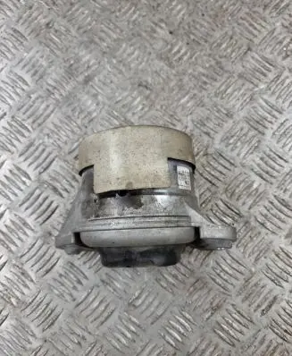 Mercedes-Benz GLC C253 Engine mount bracket A2052407900