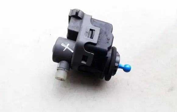 Nissan Primera Headlight level adjustment motor 00787843 007878-43