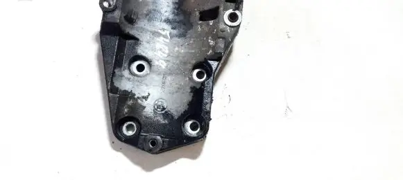 Opel Omega B1 Engine mounting bracket 2246821